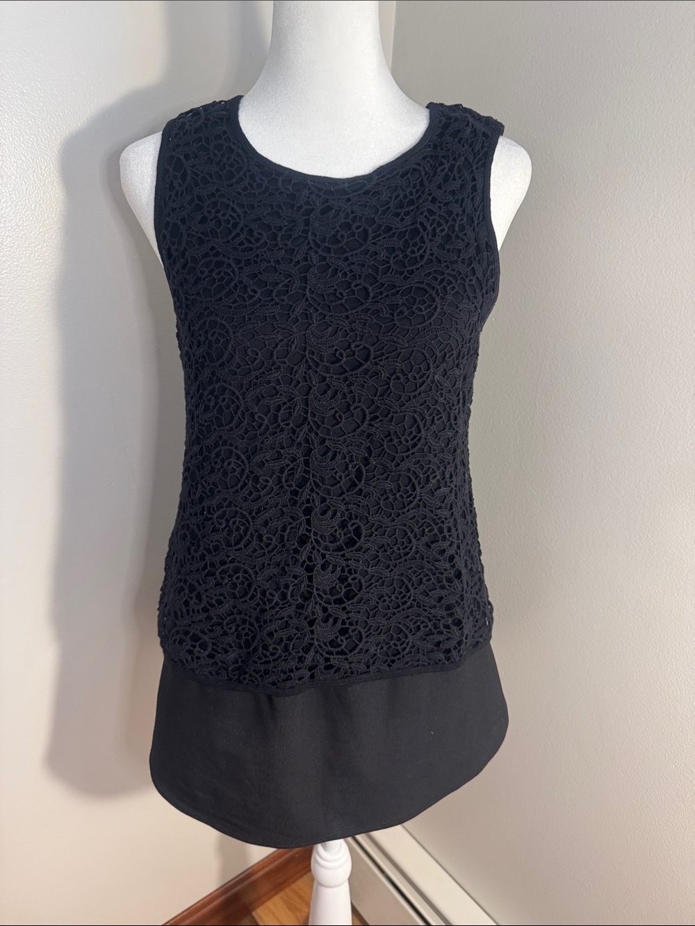 Elegant Black Lace-Front Sleeveless Camisole